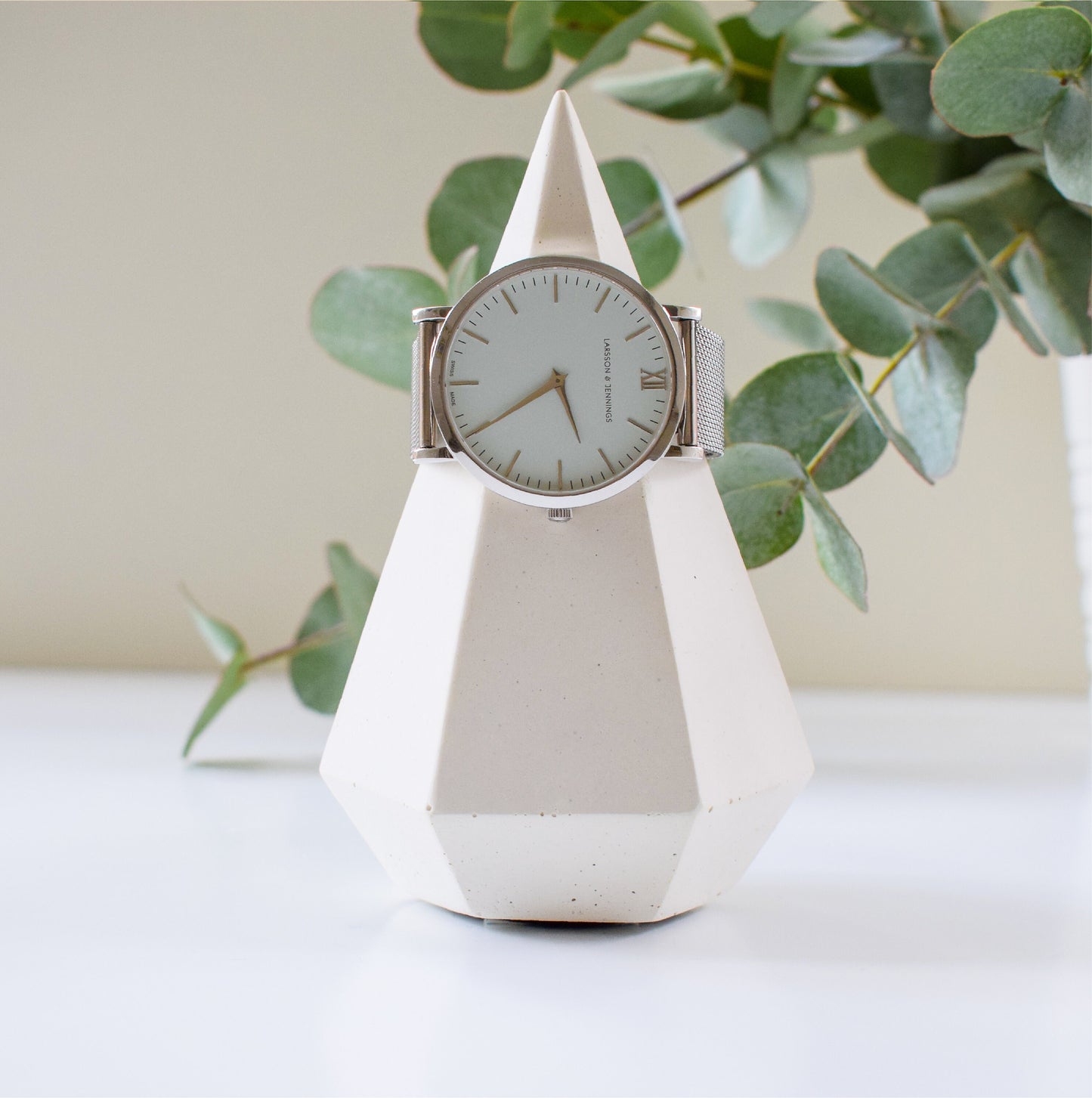 Concrete Jewellery Holder
