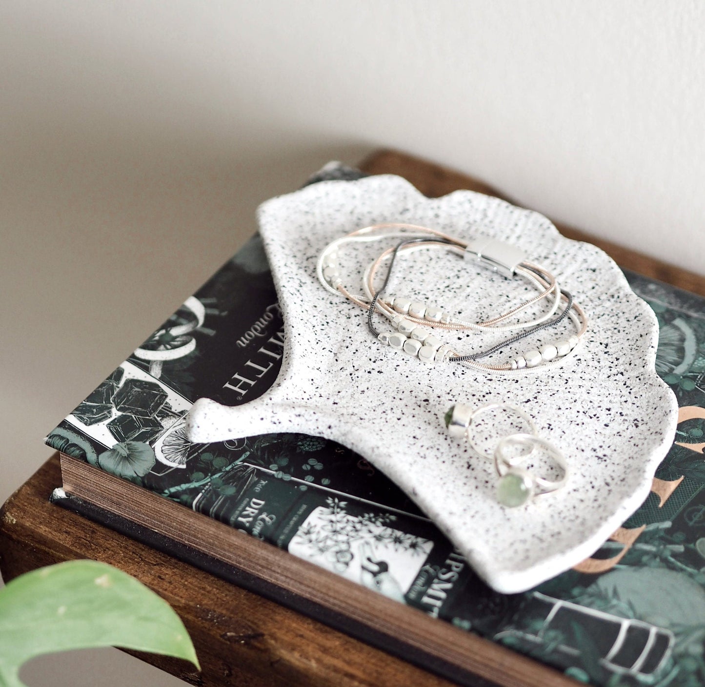 Concrete Ginkgo Leaf Trinket Dish