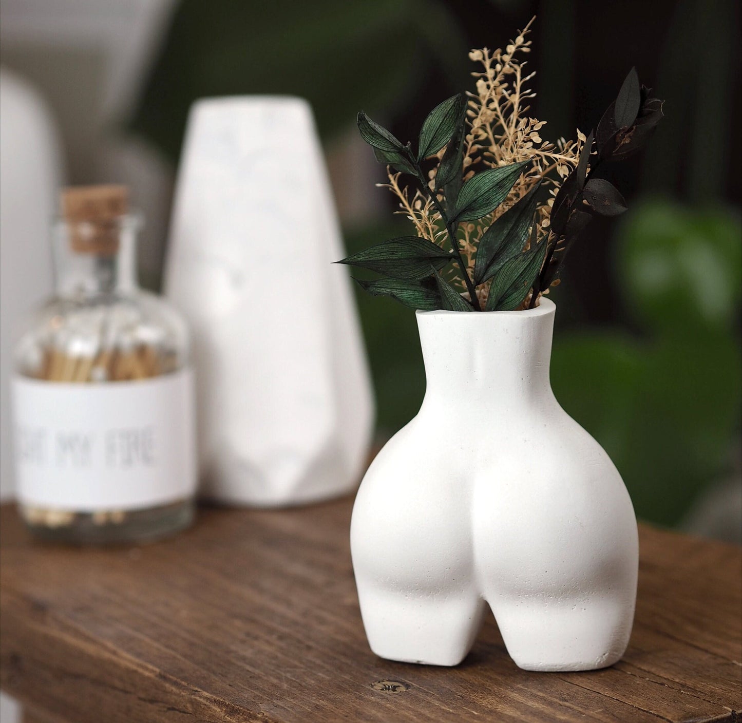 Concrete Mini Booty Vase, black bum vase for dried flowers, arty home decor, gift for best friend, unique home decor, unique black vase