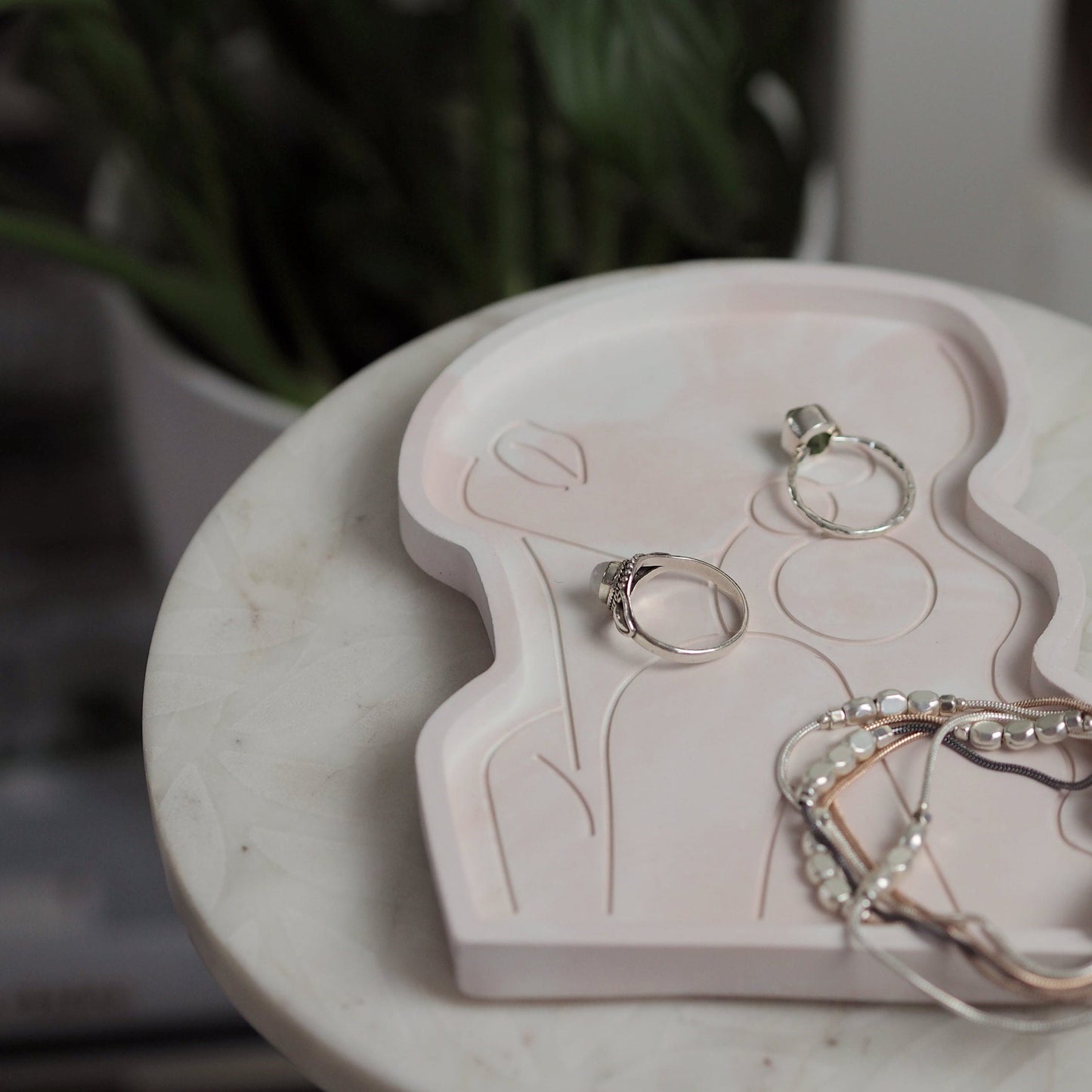 Concrete Face Outline Trinket Tray