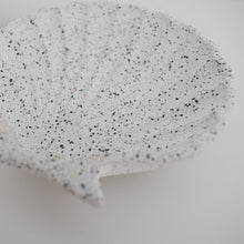 Load image into Gallery viewer, Concrete Shell Trinket Dish
