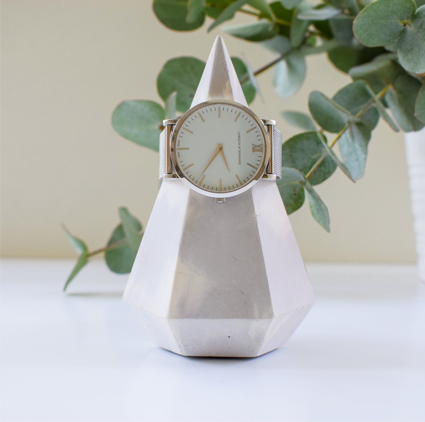 Concrete Jewellery Holder