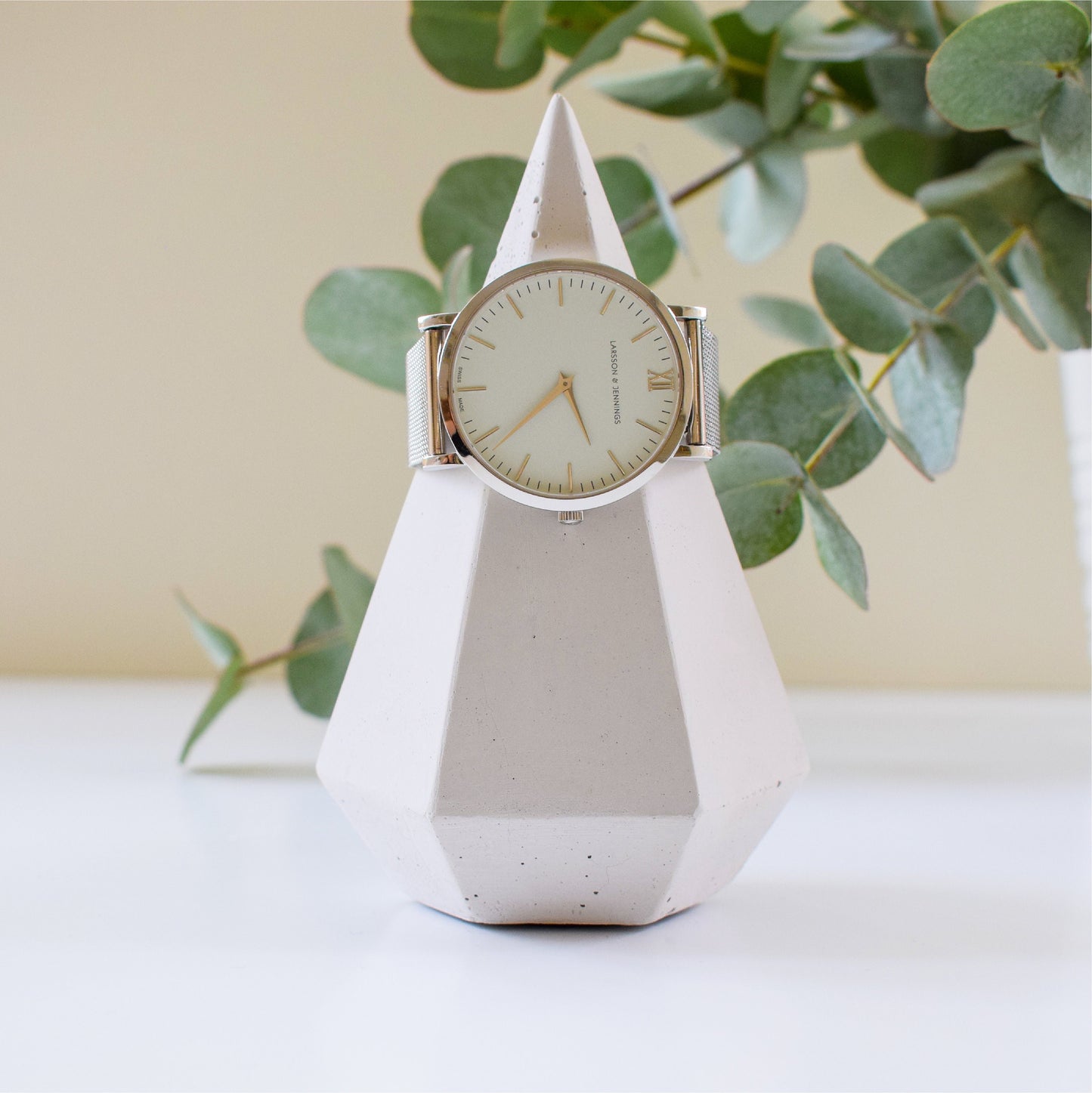 Concrete Jewellery Holder