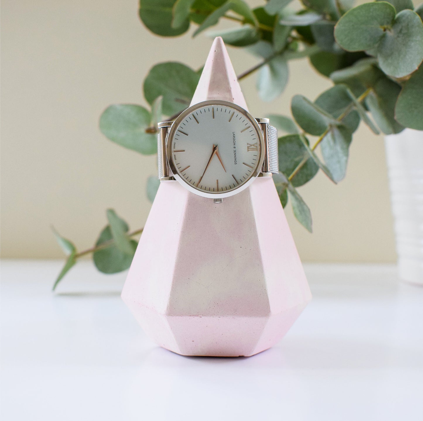 Concrete Jewellery Holder