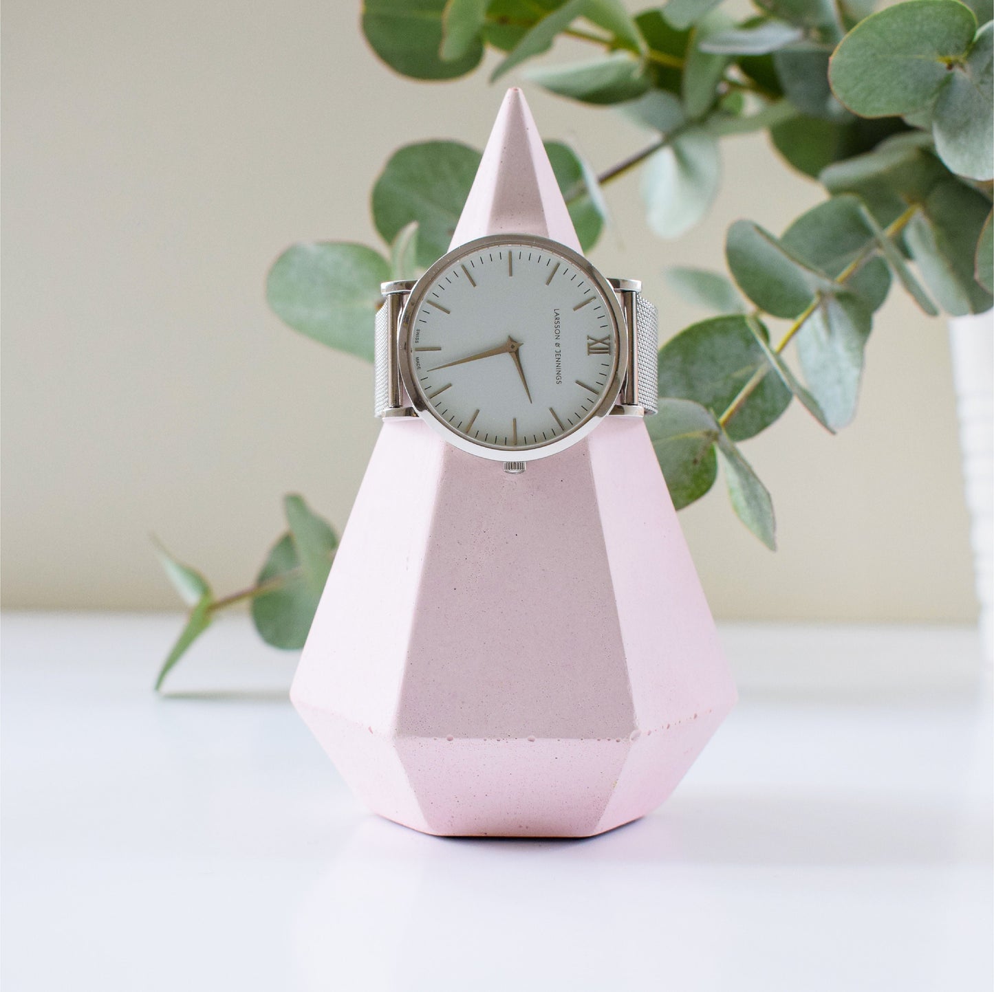 Concrete Jewellery Holder