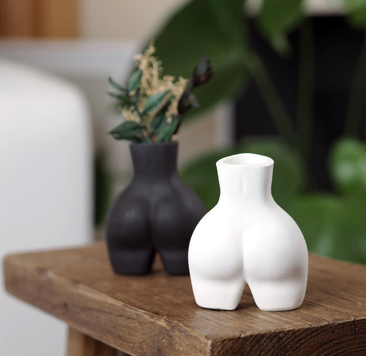 Concrete Mini Booty Vase, black bum vase for dried flowers, arty home decor, gift for best friend, unique home decor, unique black vase