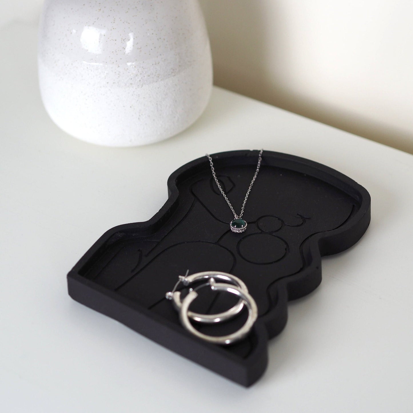 Concrete Face Outline Trinket Tray