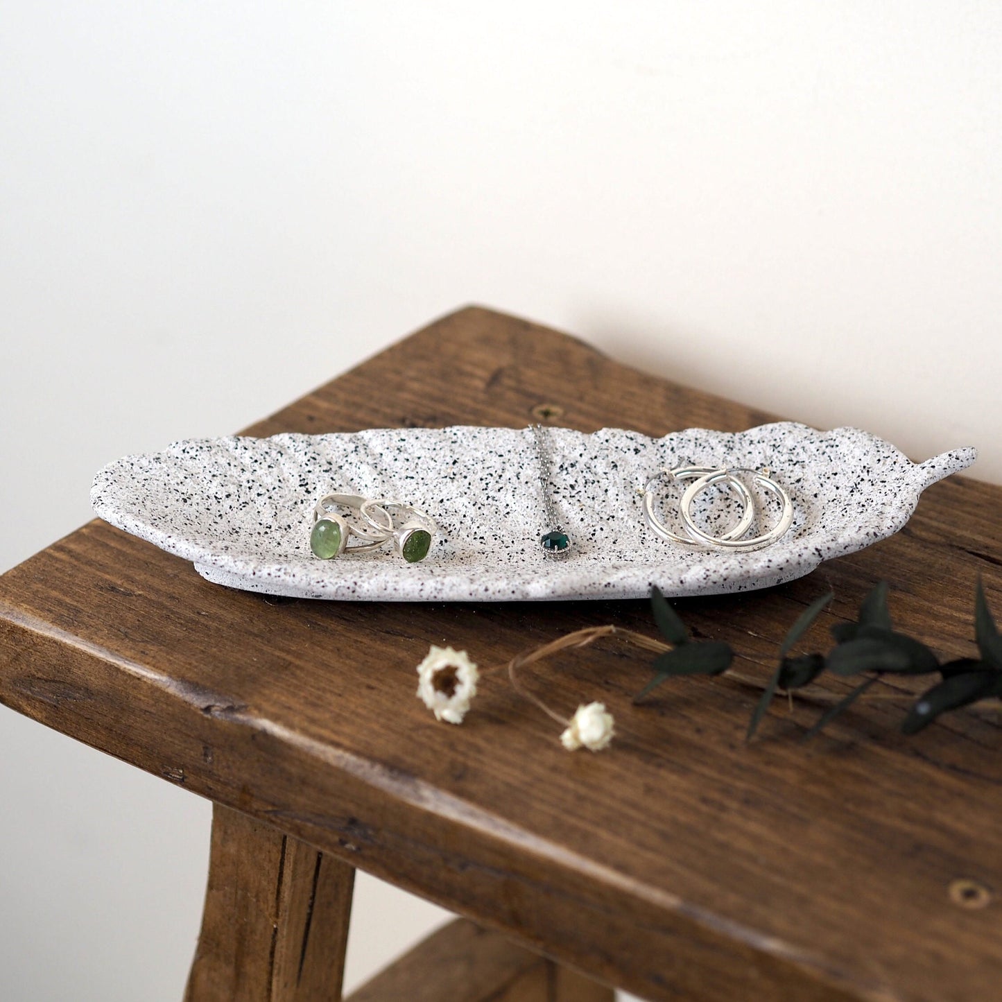 Concrete Feather Tray