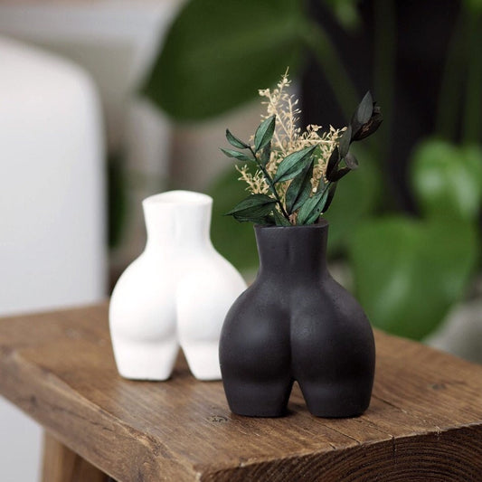 Concrete Mini Booty Vase, black bum vase for dried flowers, arty home decor, gift for best friend, unique home decor, unique black vase