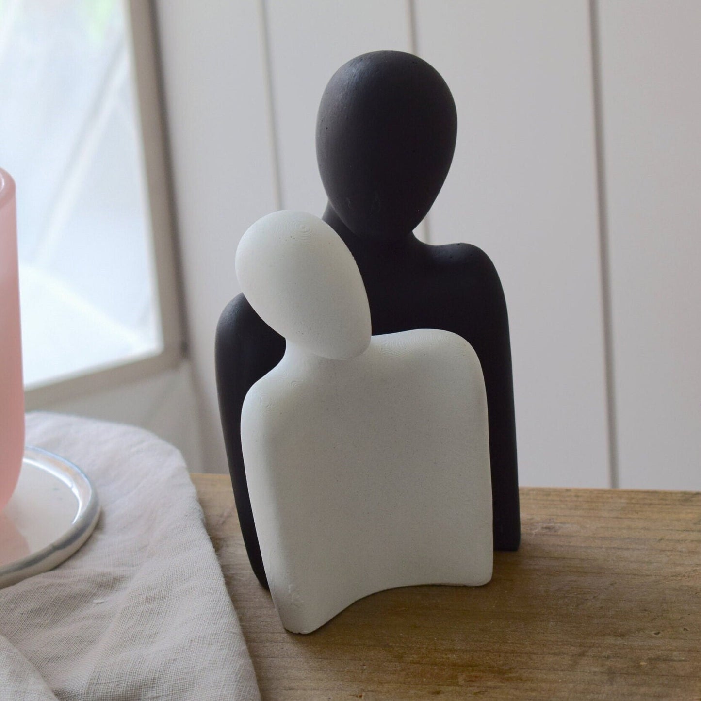 Concrete lovers couple statue, shelf decor, unique handmade gift, coffee table decor, sculpture figurines, silhouette couple ornament