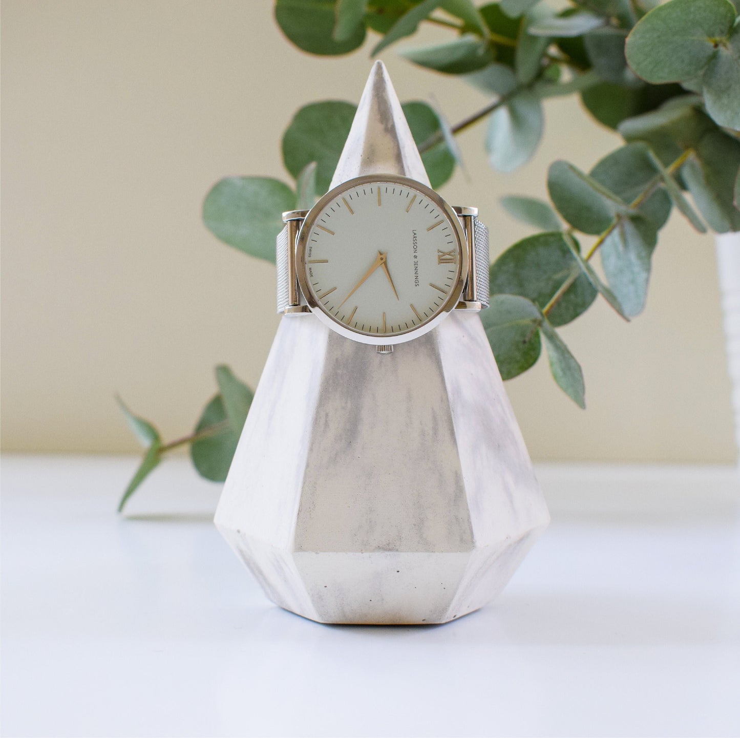 Concrete Jewellery Holder