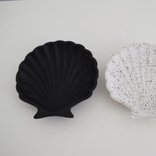 Load image into Gallery viewer, Concrete Shell Trinket Dish
