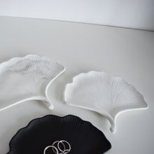 Load image into Gallery viewer, Concrete Ginkgo Leaf Trinket Dish
